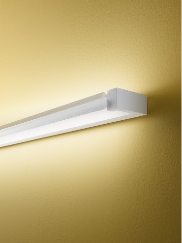 Adjustable Tilting Led Wall Light Perenz 35w 3200lm 100cm Black. Adjustable coloring with integrated button. Sway series.