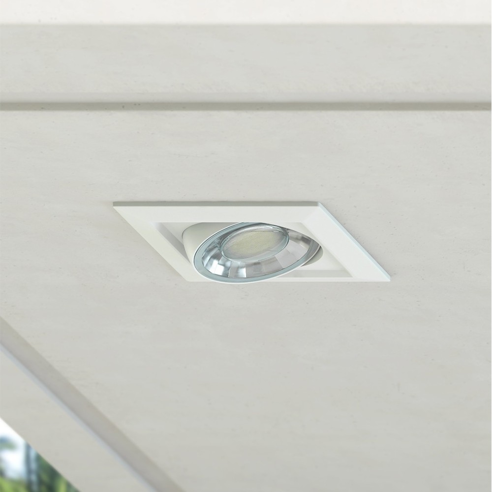 Square adjustable recessed LED spotlight dimmable 8W IP44. Ideal for use in living quarters, bathrooms, offices or bars.